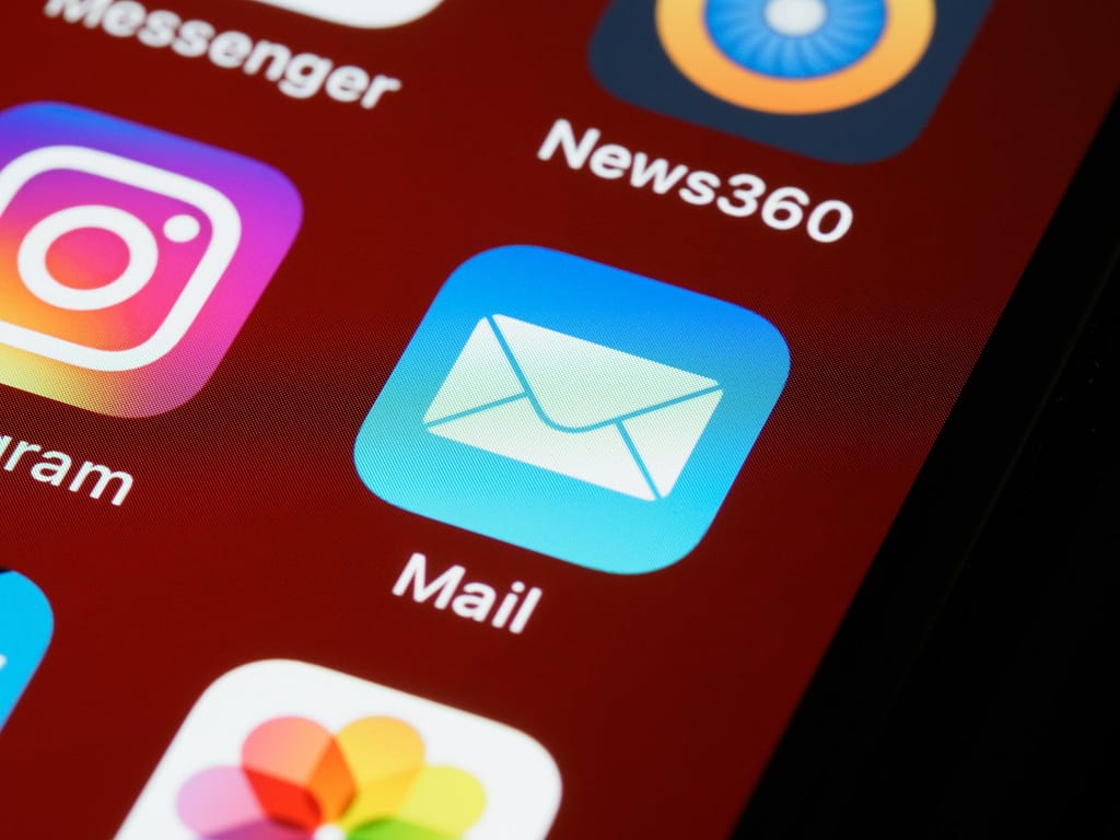 assistenza via mail agenzia guida